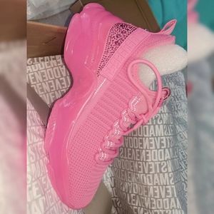 💗 Steve Madden Maxima Sneakers 💗 Pink ; Size 8